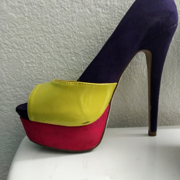 Pumps - Picture 6 of 10